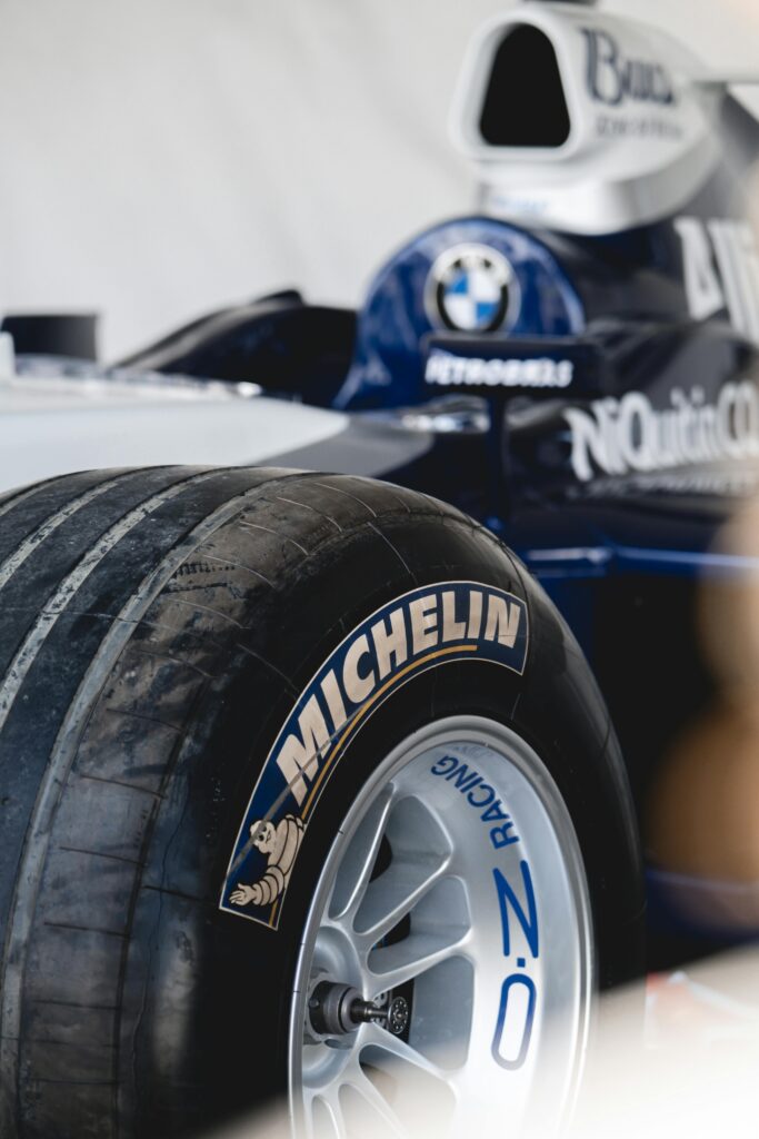 Opona Michelin na bolidzie Formuły 1 BMW